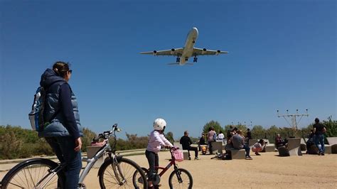 mirador de aviones el prat|El Prat Aircraft viewpoint 